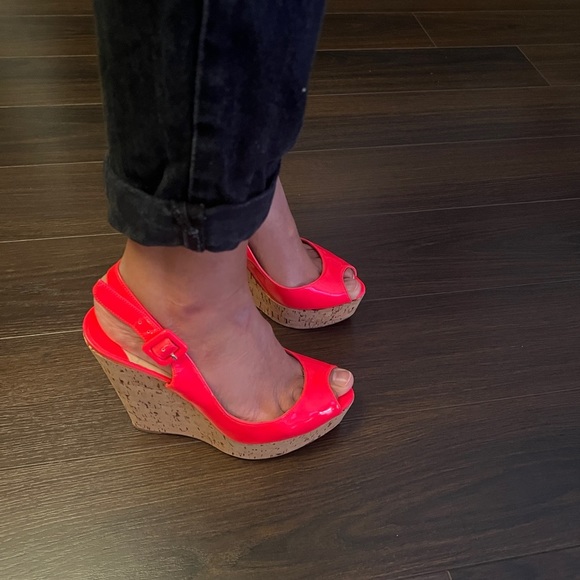 ❌Sold❌Louboutin wedges fushia - Picture 12 of 15